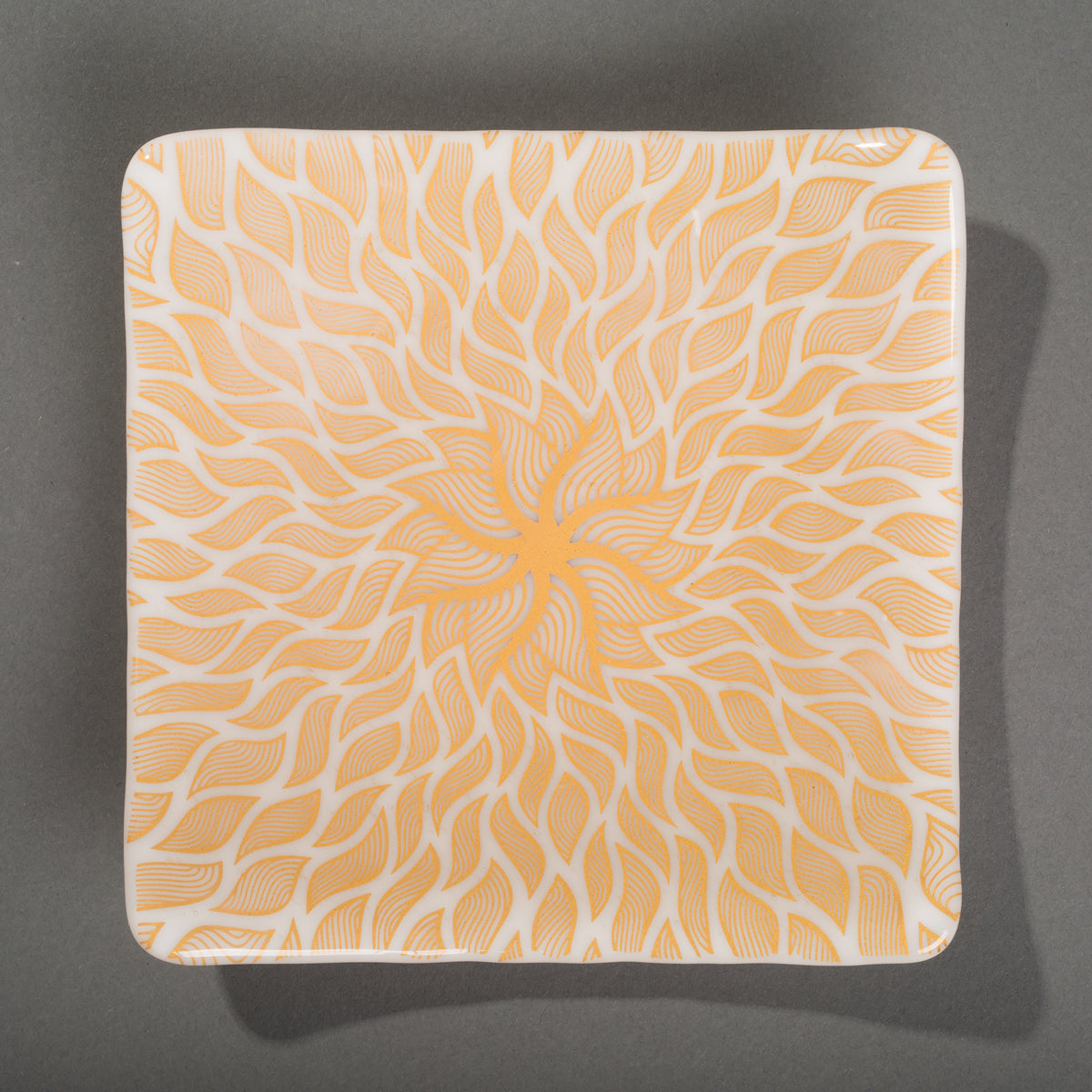 Sun Swimmer Plate - Gold and White 142mm – Silicate Wolf
